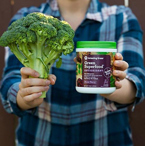 Amazing Grass Greens Superfood Antioxidant: Greens Powder with Organic Spirulina, Beet Root Powder, Elderberry & Probiotics, Sweet Berry, 60 Servings (Packaging May Vary)